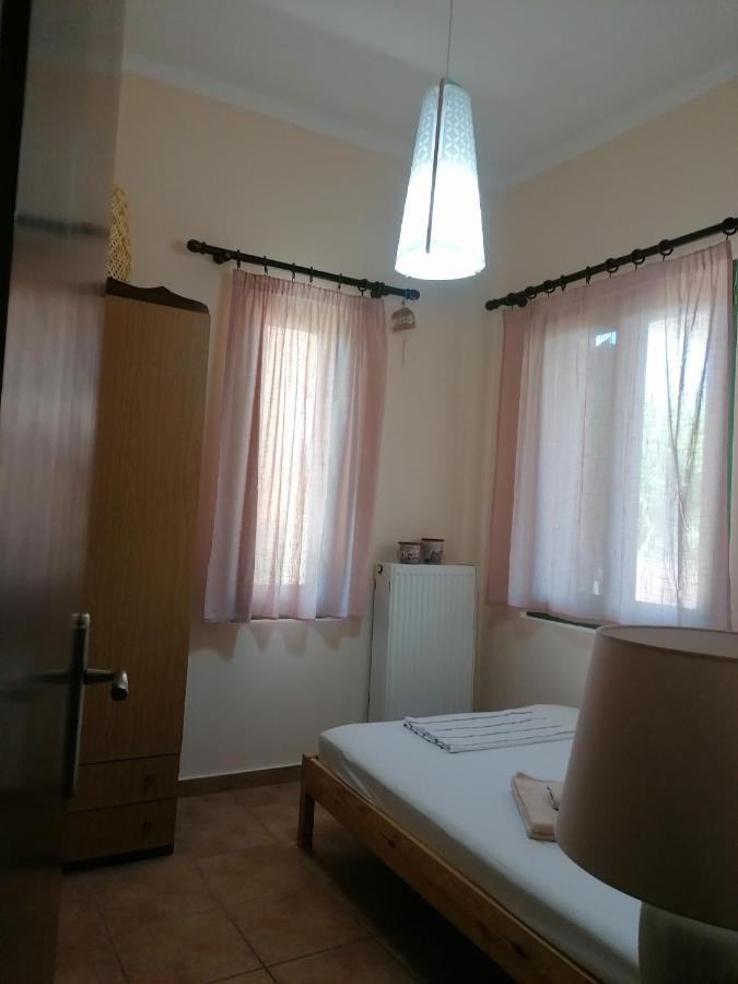 Marathias  The Lake House" -Trichonida Lake מראה חיצוני תמונה