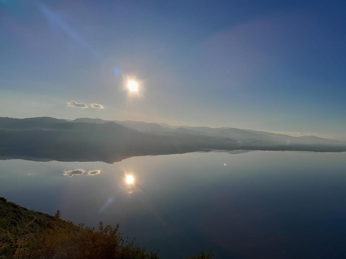 Marathias  The Lake House" -Trichonida Lake מראה חיצוני תמונה