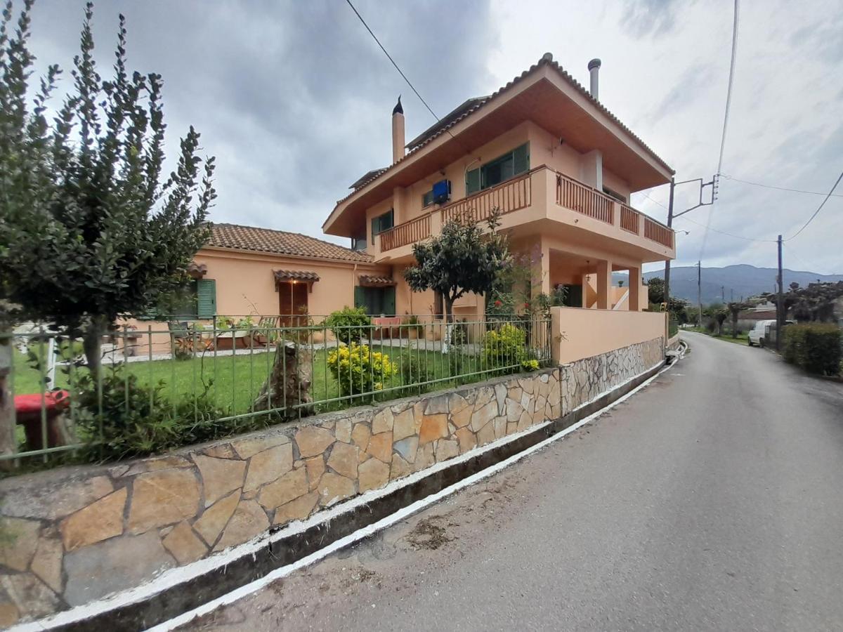 Marathias  The Lake House" -Trichonida Lake מראה חיצוני תמונה