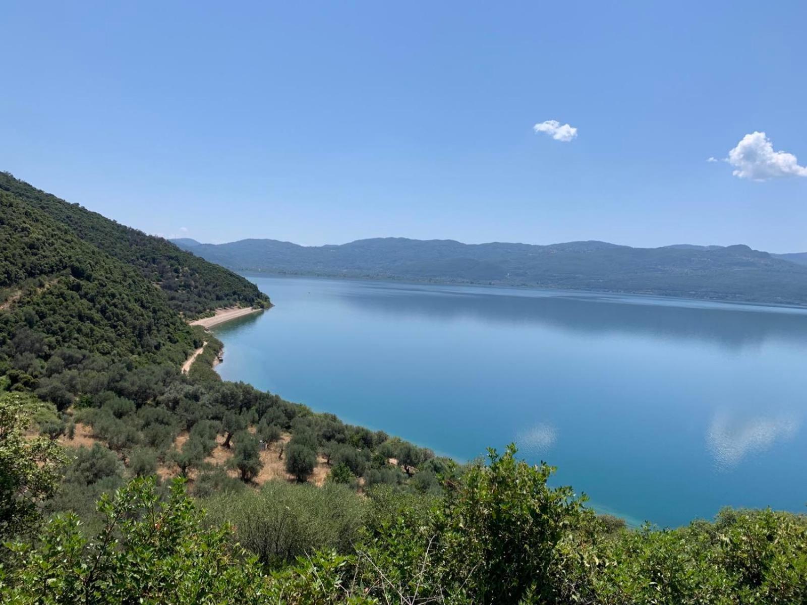 Marathias  The Lake House" -Trichonida Lake מראה חיצוני תמונה